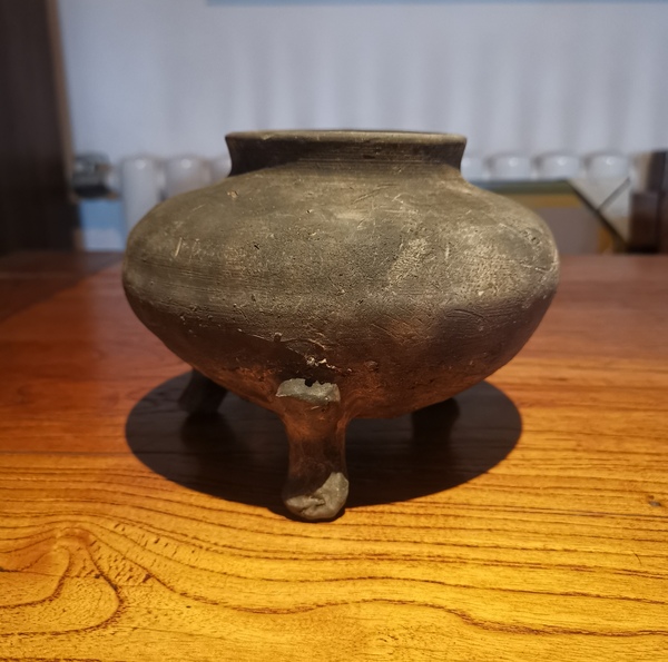 古玩陶瓷漢灰陶鼎式三足爐拍賣,當前價格250元