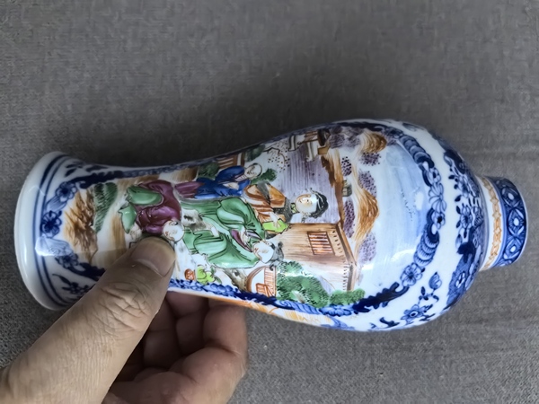 古玩陶瓷乾隆青花廣彩人物瓶拍賣，當前價格900元