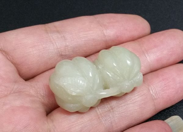 古玩玉器和田玉雕“南瓜”掛件拍賣,當前價格380元