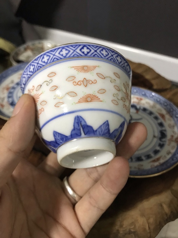 古玩陶瓷民國青花花卉紋玲瓏瓷杯碟兩套拍賣,當前價格688元