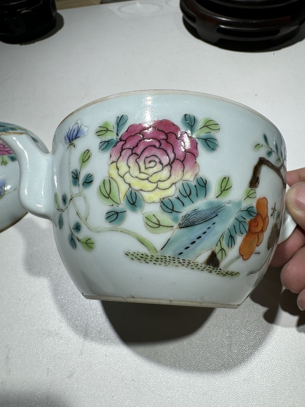 古玩陶瓷清同治·細路粉彩花卉紋參壺拍賣,當前價格4500元