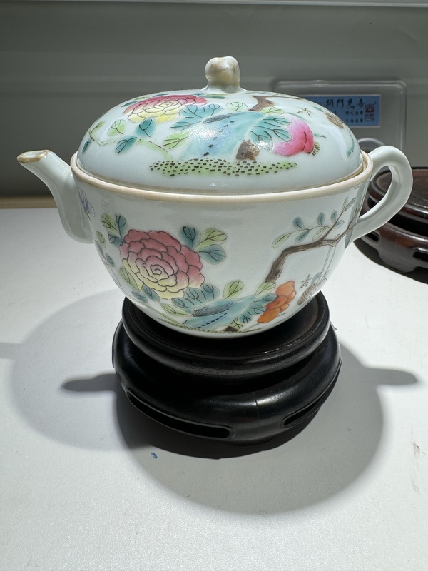 古玩陶瓷清同治·細路粉彩花卉紋參壺拍賣,當前價格4500元