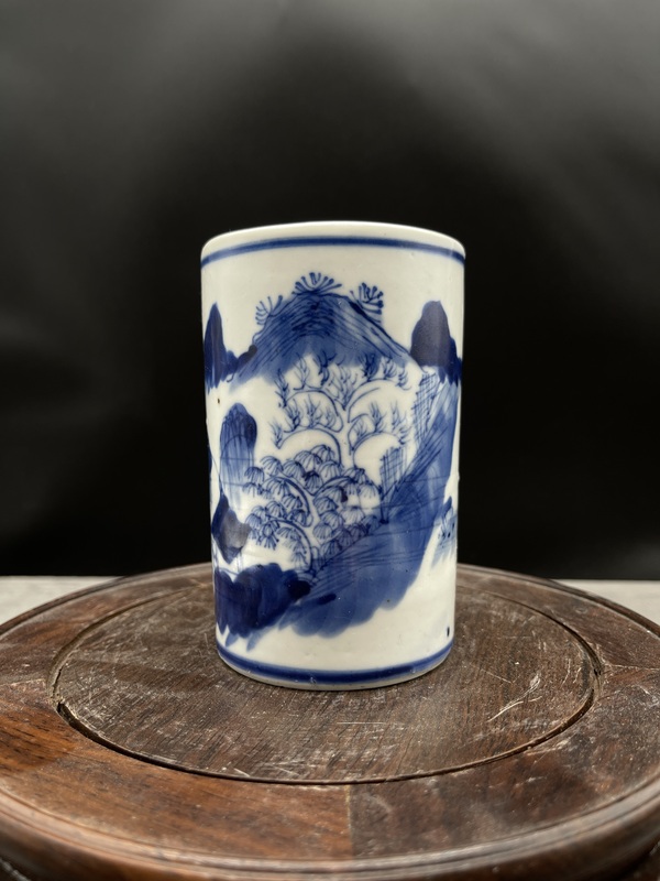 古玩陶瓷山水紋青花筆筒拍賣(mài),當(dāng)前價(jià)格2600元