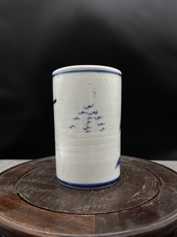 古玩陶瓷山水紋青花筆筒拍賣(mài),當(dāng)前價(jià)格2600元