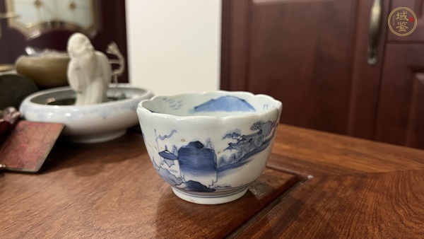 古玩陶瓷山水紋青花杯真品鑒賞圖