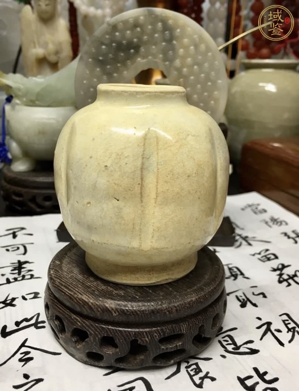 古玩陶瓷青白釉瓜菱罐真品鑒賞圖