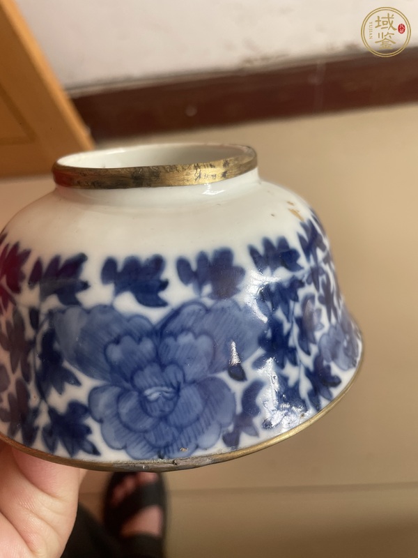 古玩陶瓷青花纏枝花卉紋碗真品鑒賞圖