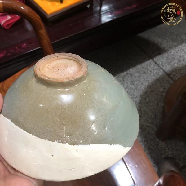 古玩陶瓷龍泉窯花口碗真品鑒賞圖