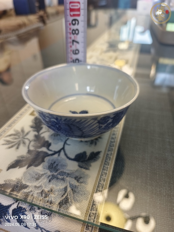 古玩陶瓷青花淡描鳳紋茶杯真品鑒賞圖