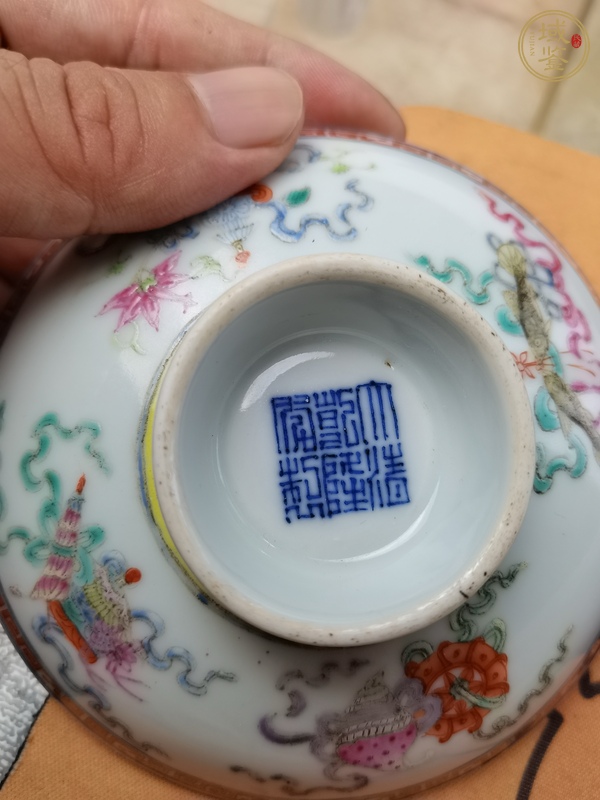 古玩陶瓷粉彩八寶紋蓋碗真品鑒賞圖