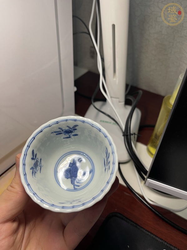 古玩陶瓷魚藻紋青花杯真品鑒賞圖