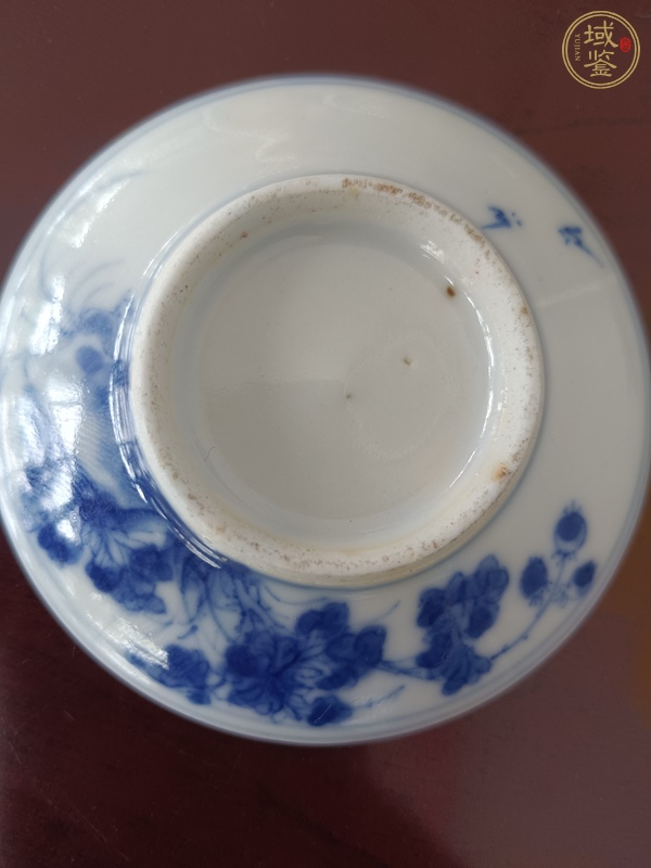 古玩陶瓷花鳥紋青花蓋盒真品鑒賞圖