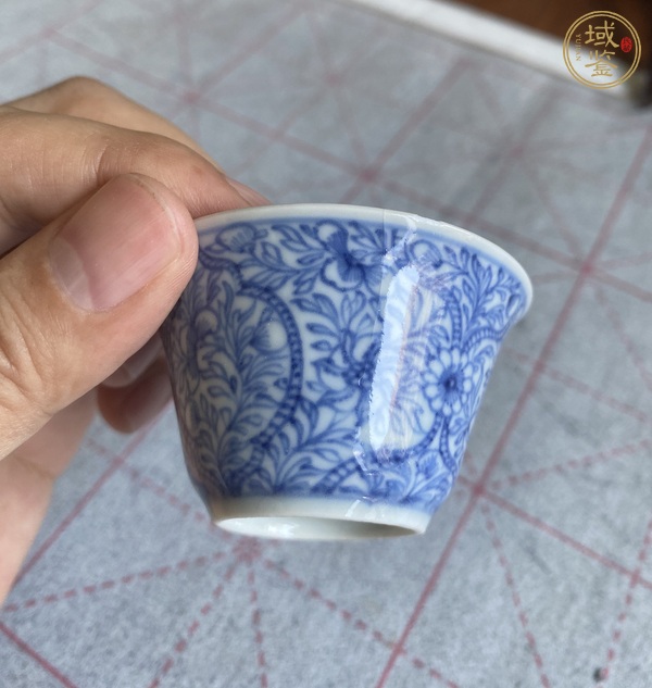 古玩陶瓷青花淡描花卉紋茶杯真品鑒賞圖