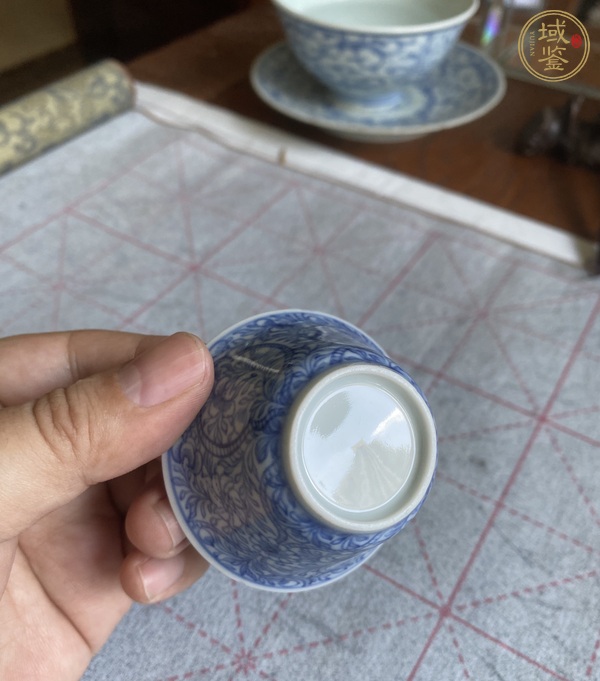 古玩陶瓷青花淡描花卉紋茶杯真品鑒賞圖