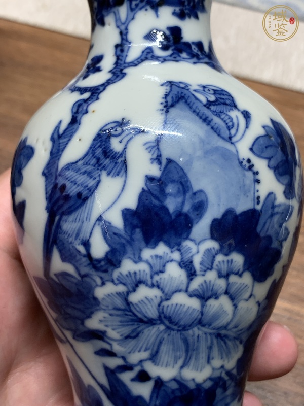 古玩陶瓷花鳥(niǎo)紋青花瓶真品鑒賞圖