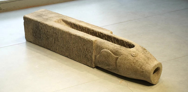 古玩雜項(xiàng)魚(yú)形石雕排水拍賣(mài),當(dāng)前價(jià)格10000元
