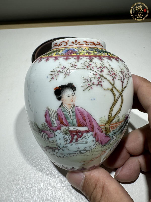 古玩陶瓷粉彩桃花美女蓋罐真品鑒賞圖