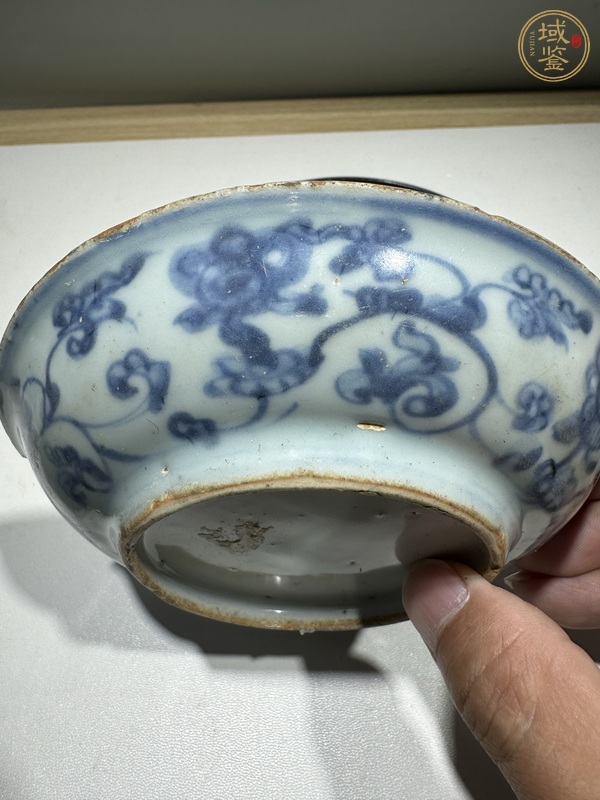 古玩陶瓷青花纏枝花卉紋盤真品鑒賞圖