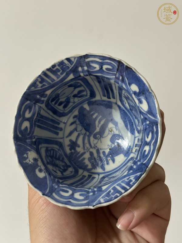 古玩陶瓷青花折沿碗真品鑒賞圖