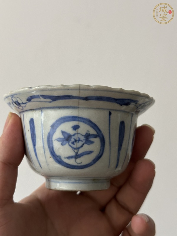 古玩陶瓷青花折沿碗真品鑒賞圖