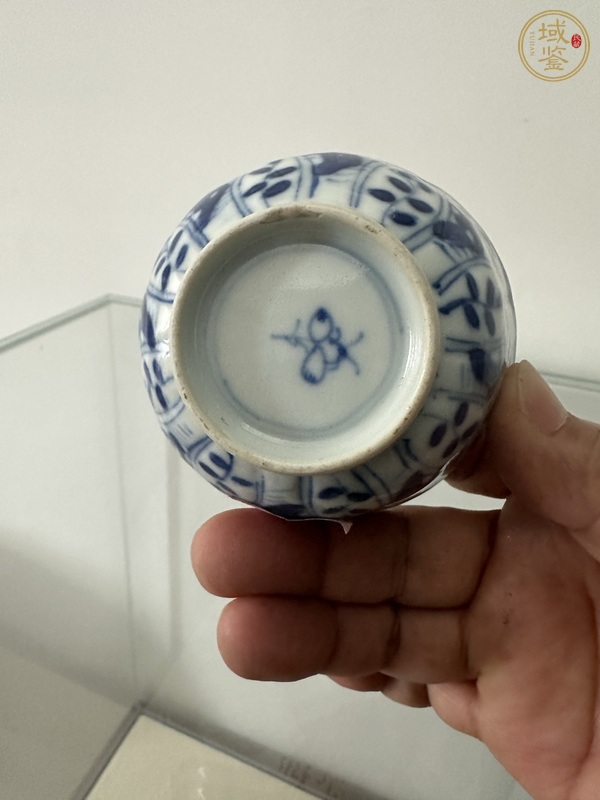 古玩陶瓷青花洞石花卉紋花口杯真品鑒賞圖