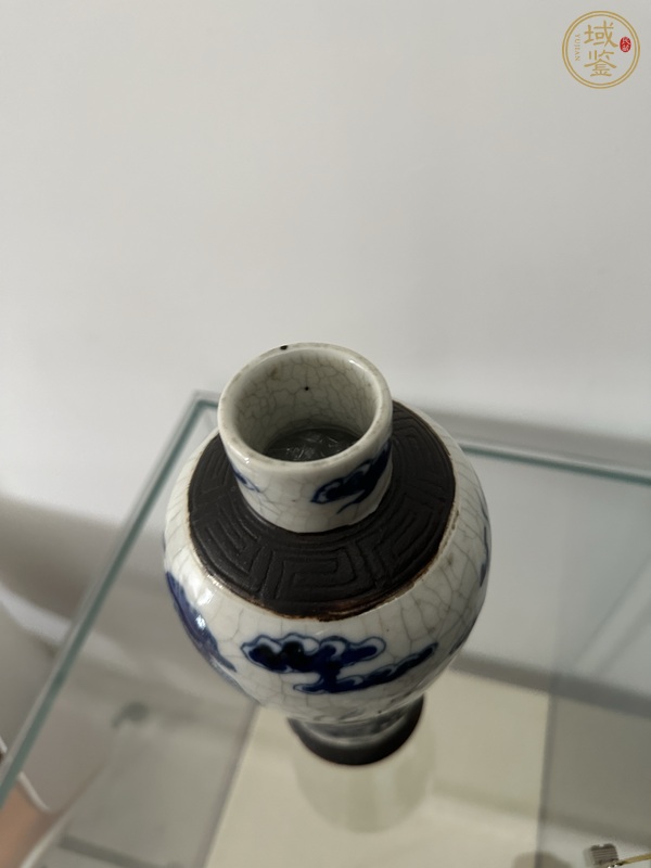 古玩陶瓷哥釉青花獅子繡球圖雞腿瓶真品鑒賞圖