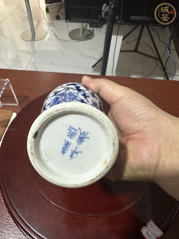 古玩陶瓷青花纏枝花卉紋雞腿瓶真品鑒賞圖