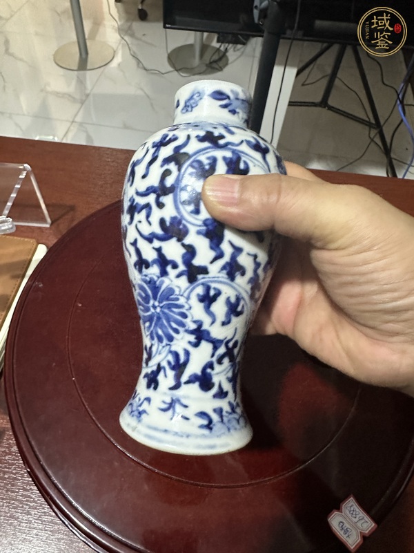 古玩陶瓷青花纏枝花卉紋雞腿瓶真品鑒賞圖