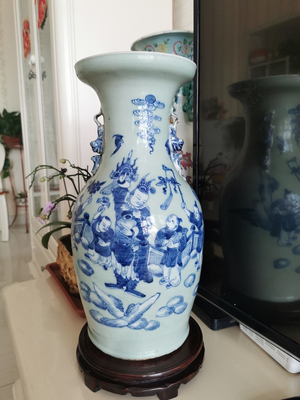 古玩轉(zhuǎn)賣五子奪魁豆青釉青花瓶拍賣，當(dāng)前價格1588元