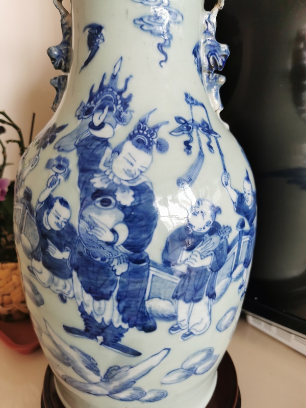 古玩陶瓷五子奪魁豆青釉青花瓶拍賣，當(dāng)前價(jià)格3860元