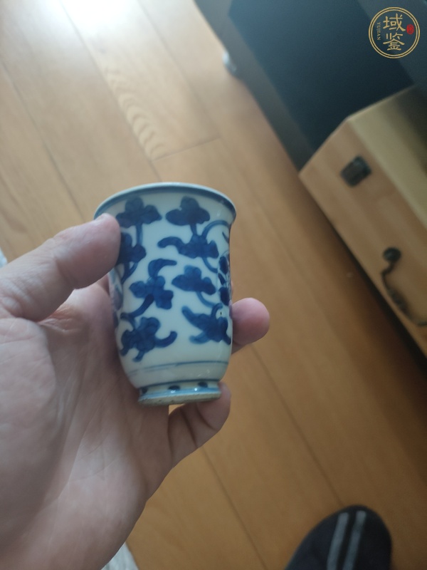 古玩陶瓷青花纏枝花卉紋茶杯真品鑒賞圖