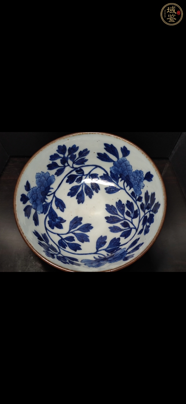 古玩陶瓷外藍(lán)釉內(nèi)青花花卉紋碗真品鑒賞圖