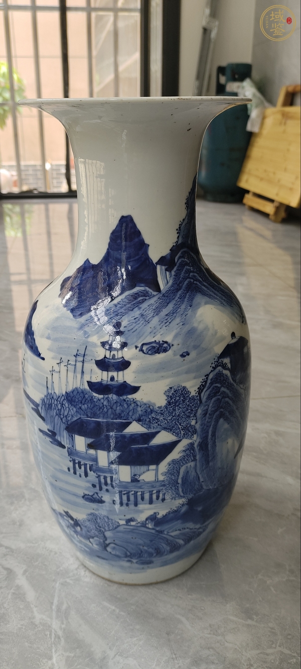 古玩陶瓷山水紋青花瓶真品鑒賞圖