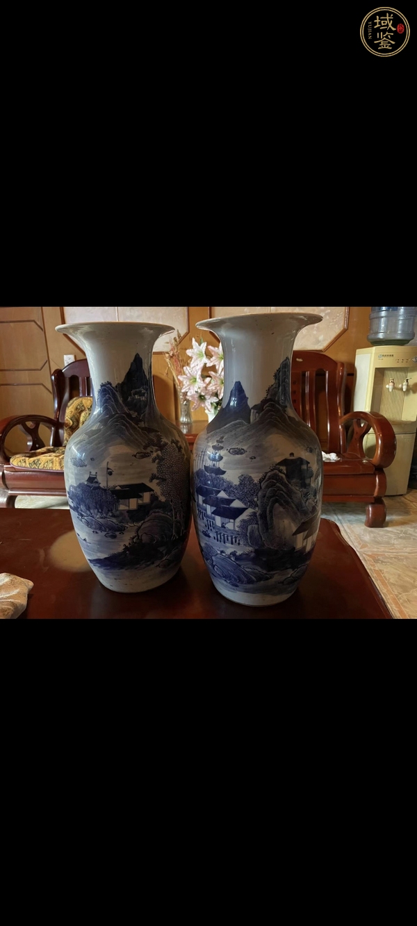 古玩陶瓷山水紋青花瓶真品鑒賞圖