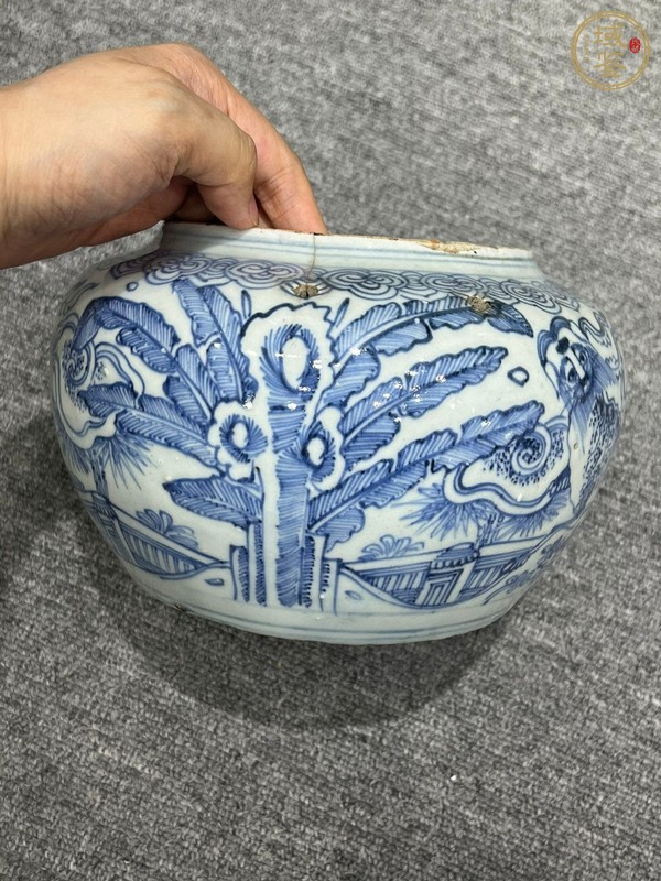 古玩陶瓷青花鐵線描瑞獸芭蕉蓋罐真品鑒賞圖