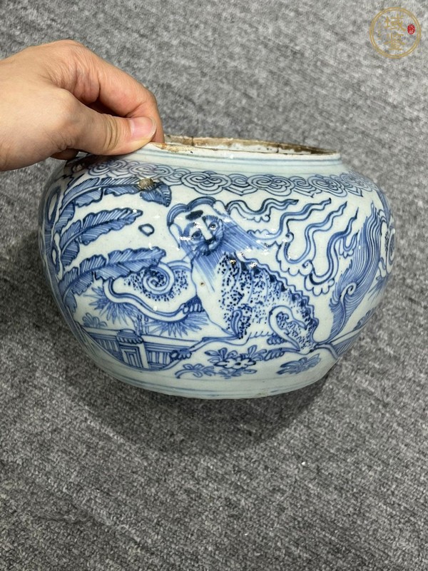 古玩陶瓷青花鐵線描瑞獸芭蕉蓋罐真品鑒賞圖