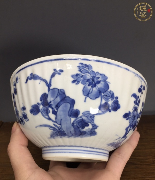 古玩陶瓷花卉紋青花碗真品鑒賞圖