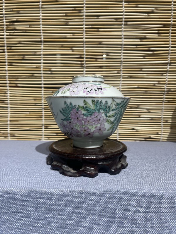 古玩陶瓷花鳥紋蓋杯拍賣,當(dāng)前價(jià)格1800元