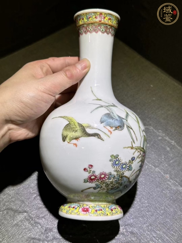 古玩陶瓷粉彩花鳥紋小賞瓶真品鑒賞圖