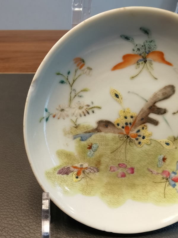 古玩陶瓷光緒本朝粉彩蝶戀花紋盤拍賣,當前價格880元