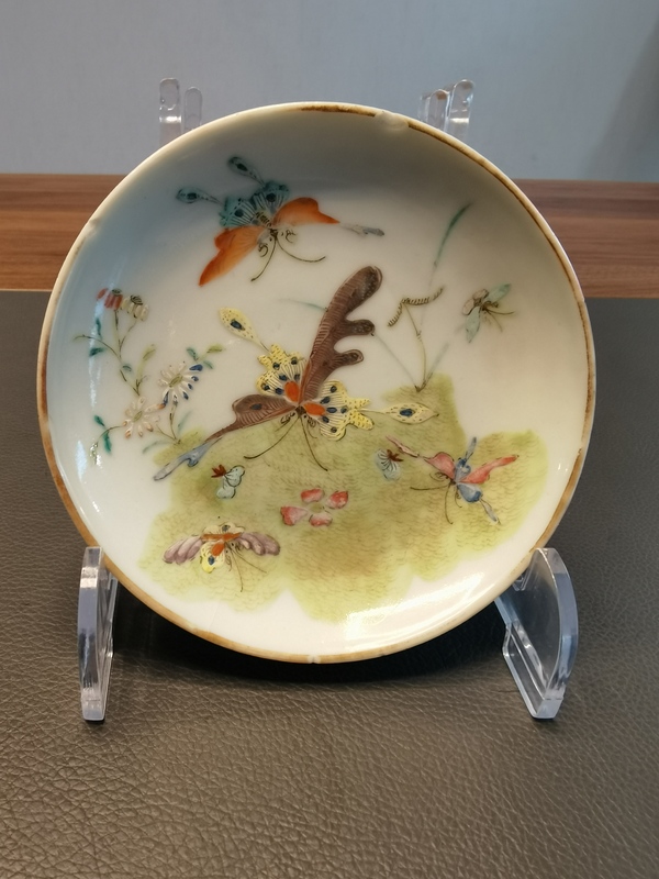 古玩陶瓷光緒本朝粉彩蝶戀花紋盤拍賣,當(dāng)前價(jià)格880元