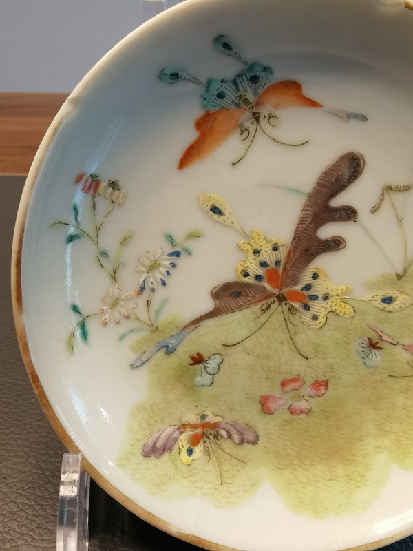 古玩陶瓷光緒本朝粉彩蝶戀花紋盤拍賣,當(dāng)前價(jià)格880元