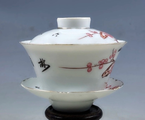 古玩陶瓷粉彩梅花紋蓋碗拍賣,當(dāng)前價(jià)格1580元