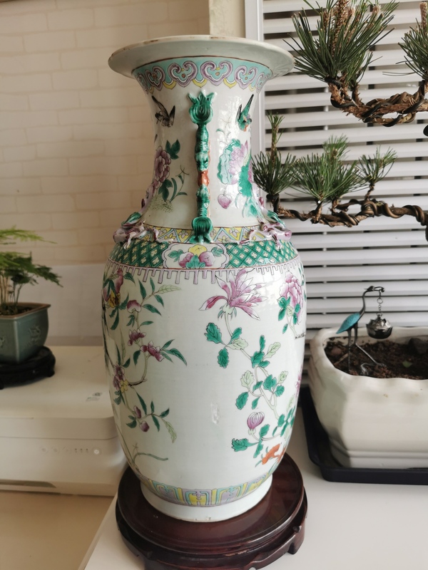 古玩陶瓷花鳥紋粉彩瓶拍賣，當(dāng)前價(jià)格3260元