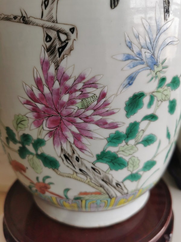 古玩陶瓷花鳥紋粉彩瓶拍賣，當(dāng)前價(jià)格3260元