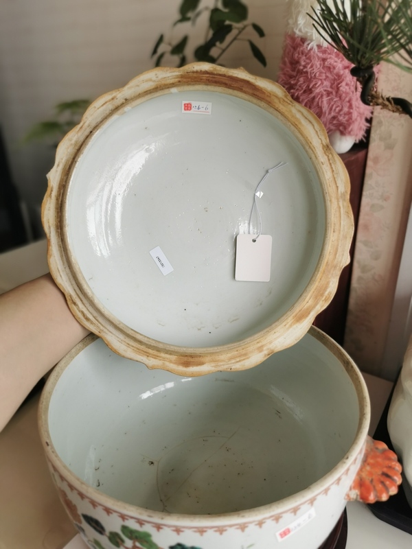 古玩陶瓷乾隆粉彩蓋缸拍賣，當(dāng)前價(jià)格4860元