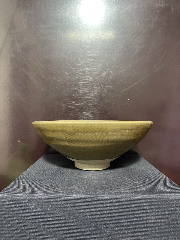 古玩陶瓷宋黃釉刻花大碗拍賣,當前價格1850元