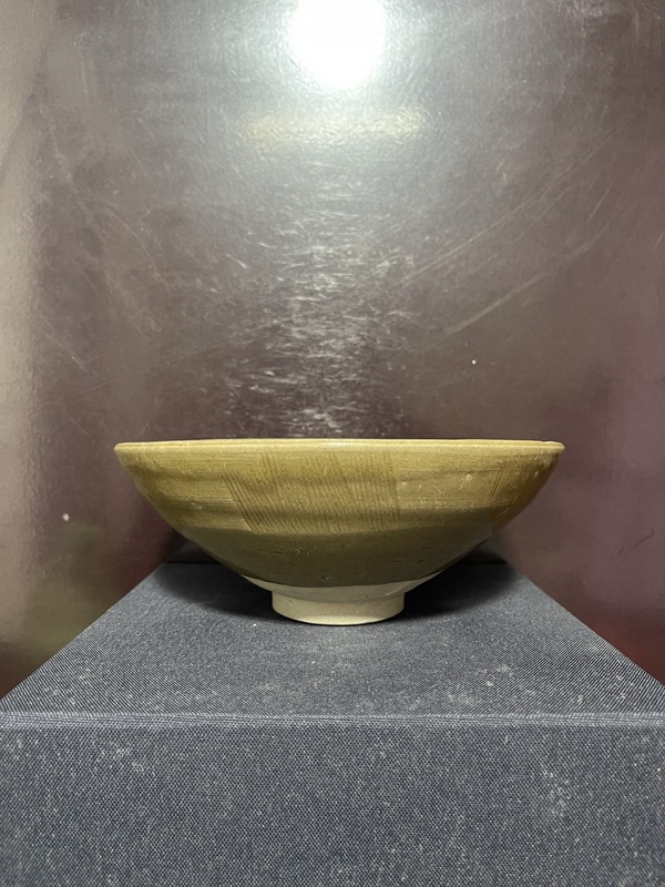 古玩陶瓷宋黃釉刻花大碗拍賣,當前價格1850元