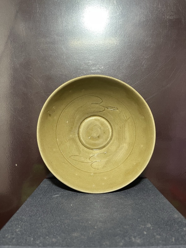 古玩陶瓷宋黃釉刻花大碗拍賣,當前價格1850元