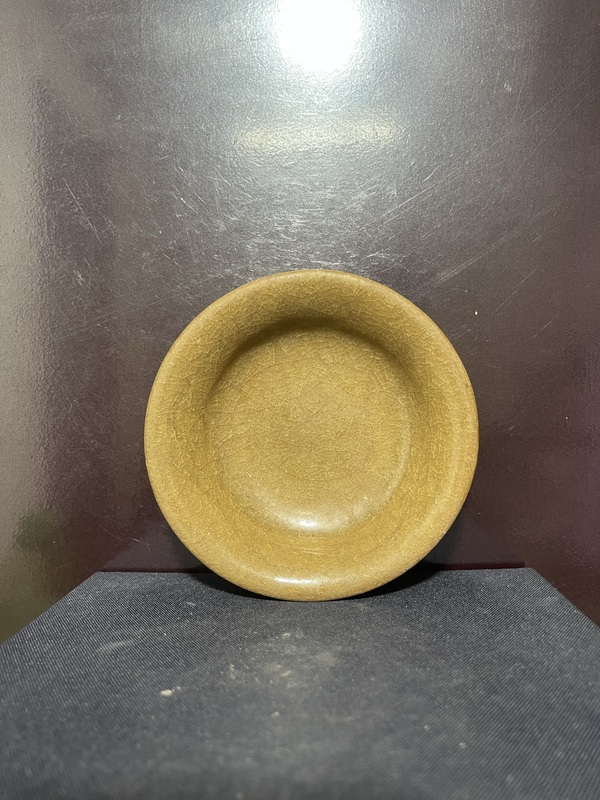 古玩陶瓷元龍泉青瓷黃釉撇口盤拍賣，當(dāng)前價(jià)格5500元